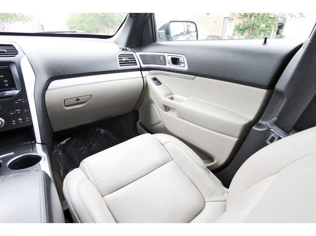 Used 2013 Ford Explorer XLT image 9