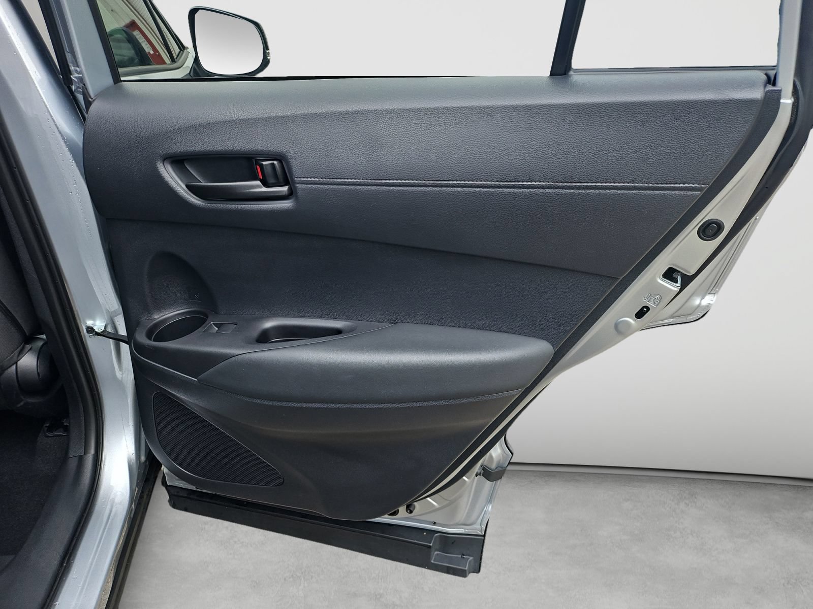 Used 2024 Toyota Corolla Cross LE FWD image 37