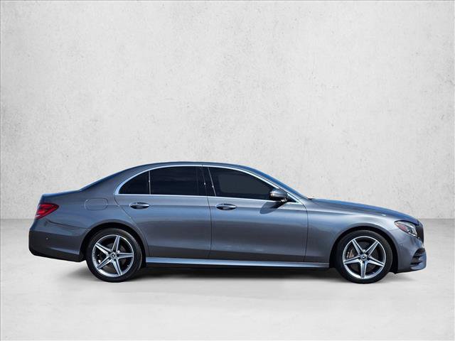 Used 2020 Mercedes-Benz E 350 4MATIC Sedan image 4