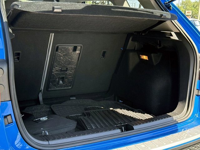 Used 2022 Volkswagen Taos SE image 11