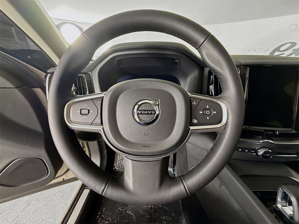 Used 2025 Volvo XC60 B5 Core w/ Protection Package Premier image 11