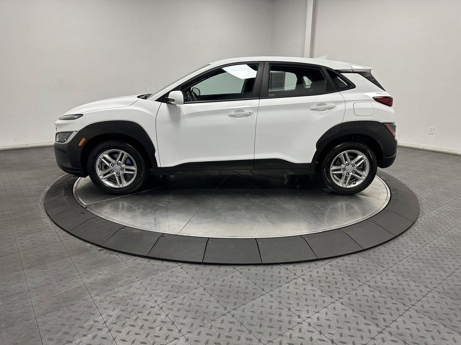 Used 2022 Hyundai Kona SE w/ Cargo Package AWD/4WD image 8