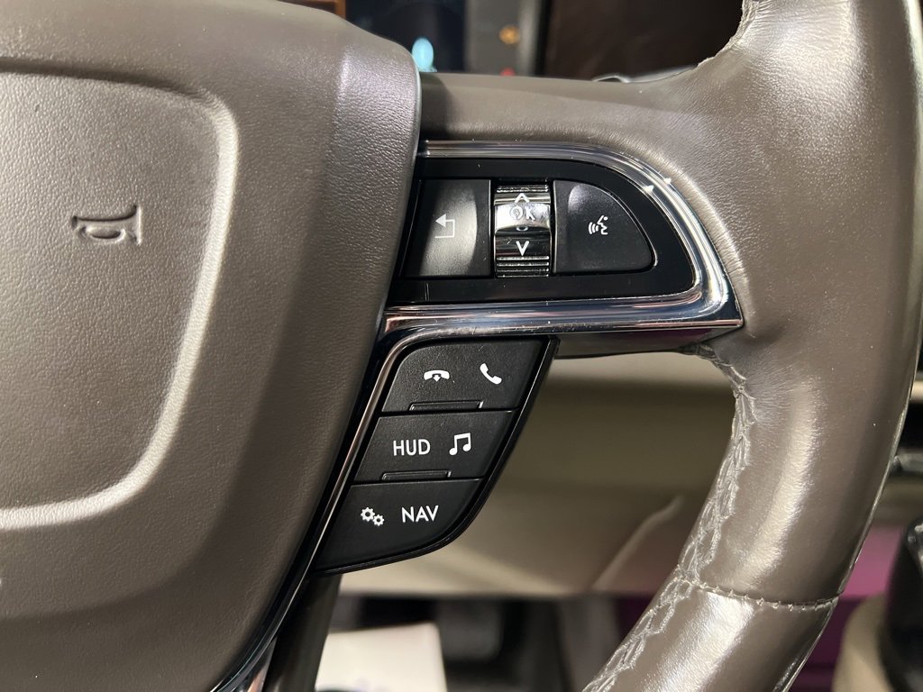 Used 2018 Lincoln Navigator L Reserve w/ Technology Package image 19