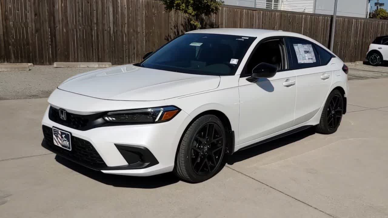 Used 2023 Honda Civic Sport image 4