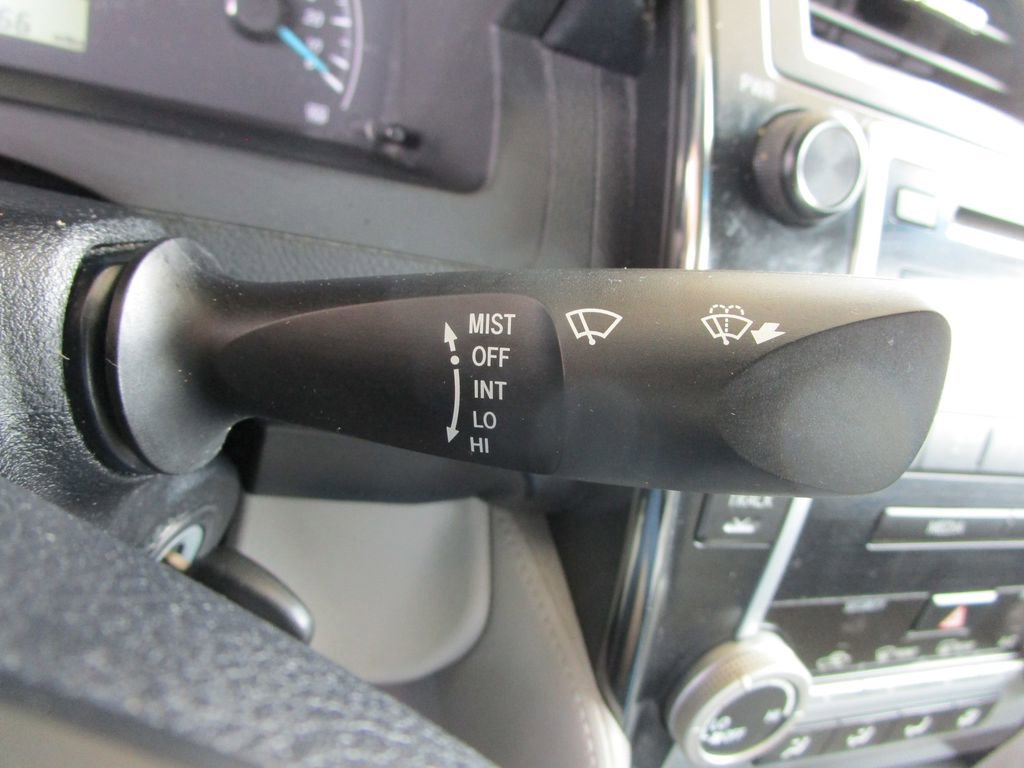 Used 2012 Toyota Camry L image 25