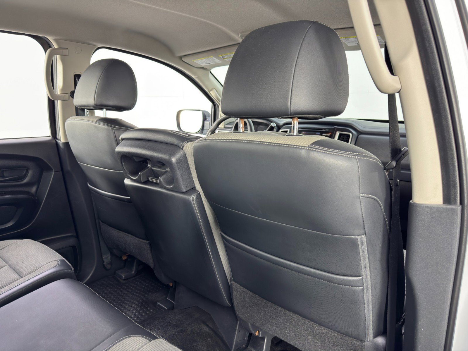 Used 2018 Nissan Titan S w/ S Utility Package image 26