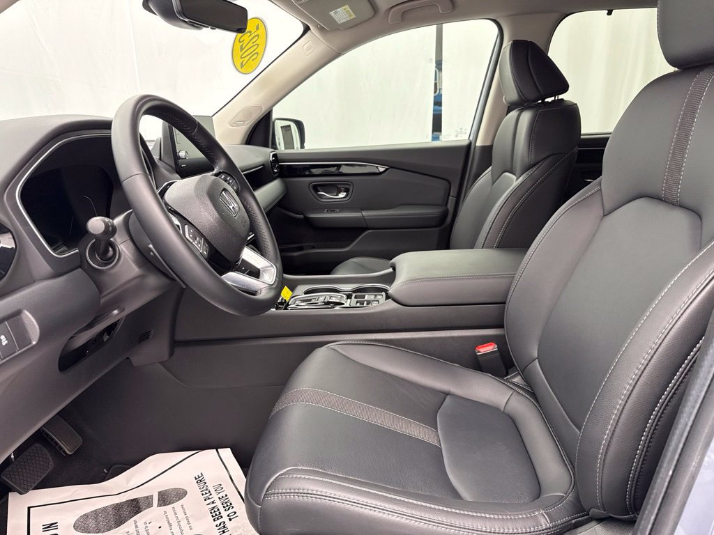 Used 2025 Honda Pilot Touring image 16