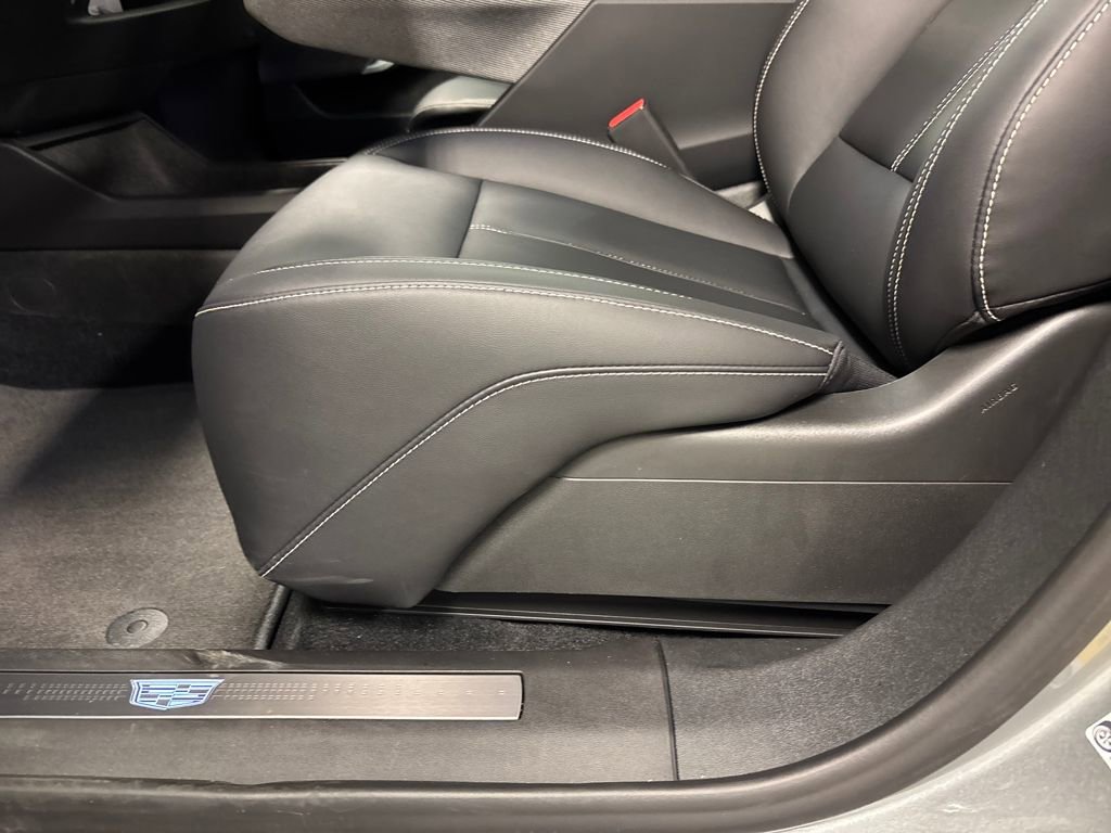 New 2026 Cadillac Optiq Sport 1 image 24