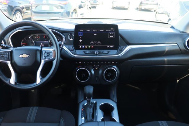 Used 2025 Chevrolet Blazer LT FWD image 14