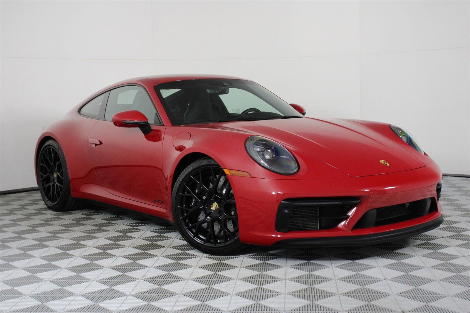 Used 2024 Porsche 911 Carrera GTS image 9