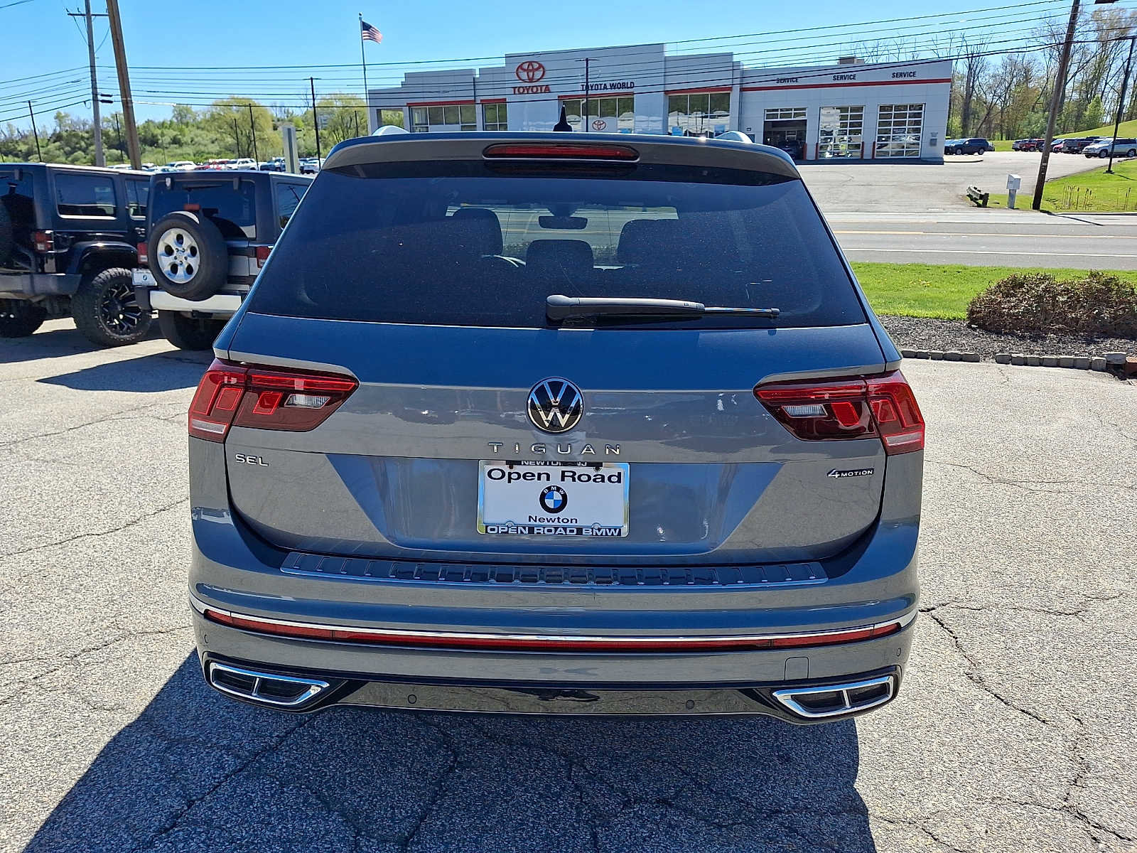 Used 2022 Volkswagen Tiguan SEL R-Line AWD/4WD image 5