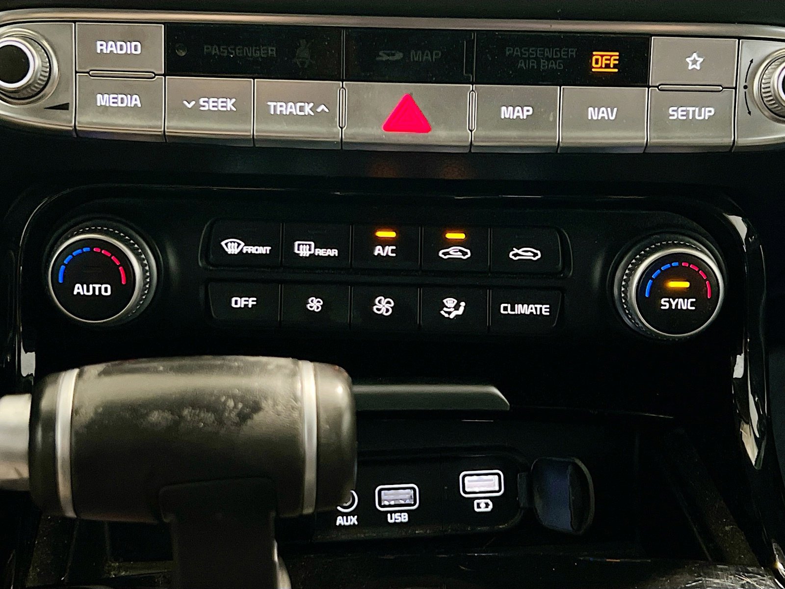 Used 2018 Kia Stinger Premium RWD image 11
