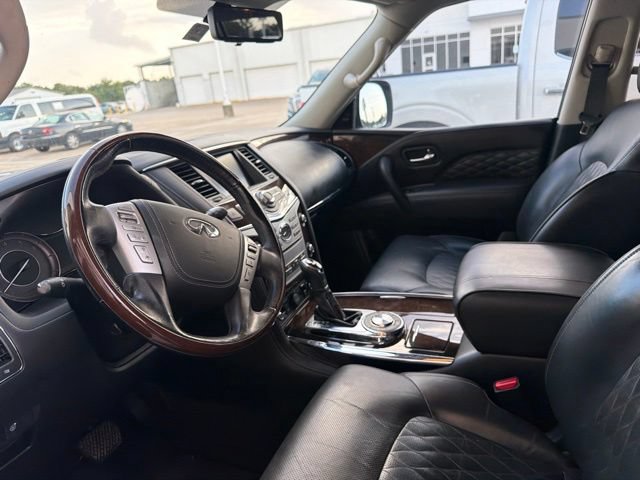 Used 2018 INFINITI QX80 2WD w/ Deluxe Technology Package image 2