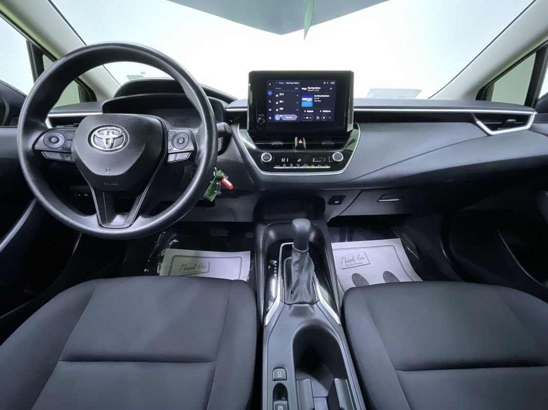 Used 2025 Toyota Corolla LE image 18