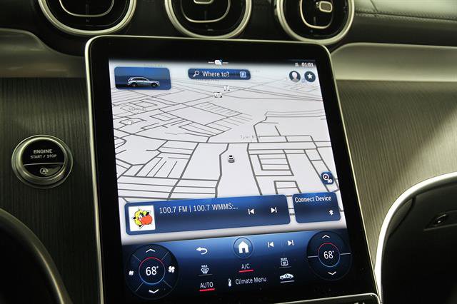 Used 2024 Mercedes-Benz GLC 300 4MATIC image 10