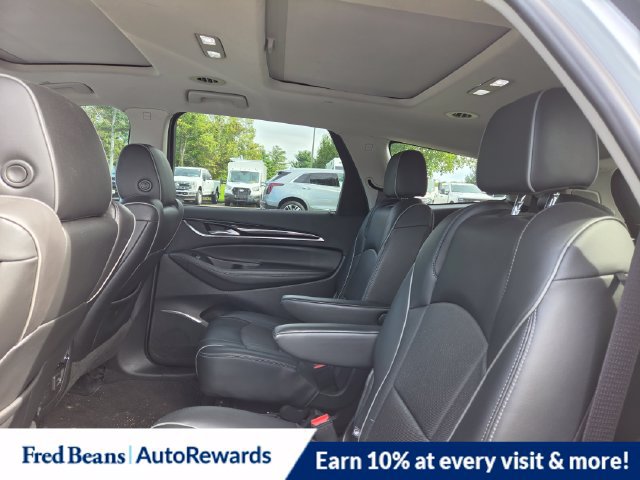 Used 2020 Buick Enclave Avenir w/ Avenir Technology Package AWD/4WD image 7