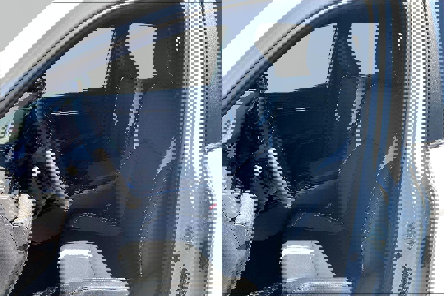 Used 2025 Toyota Camry SE w/ Convenience Package FWD image 21