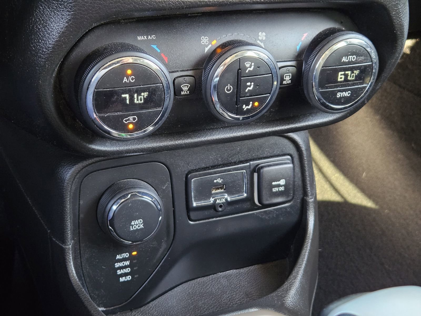 Used 2017 Jeep Renegade Latitude w/ Safety & Security Group (ALP) image 23