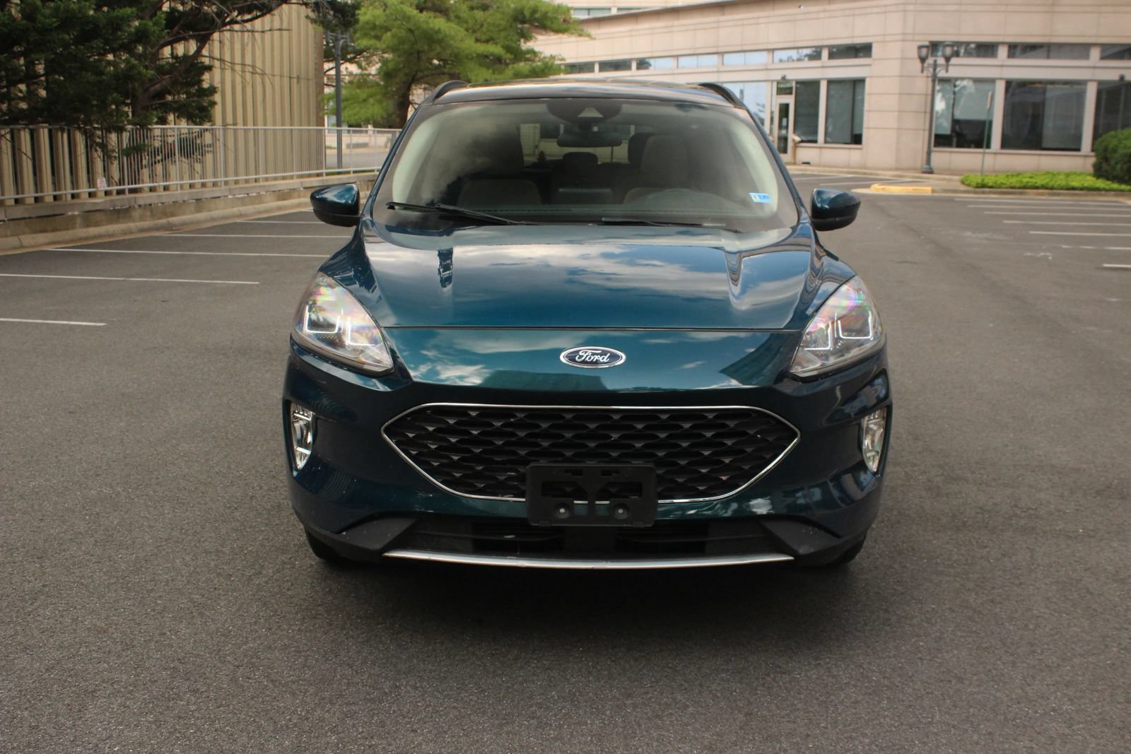Used 2020 Ford Escape SEL AWD/4WD image 3
