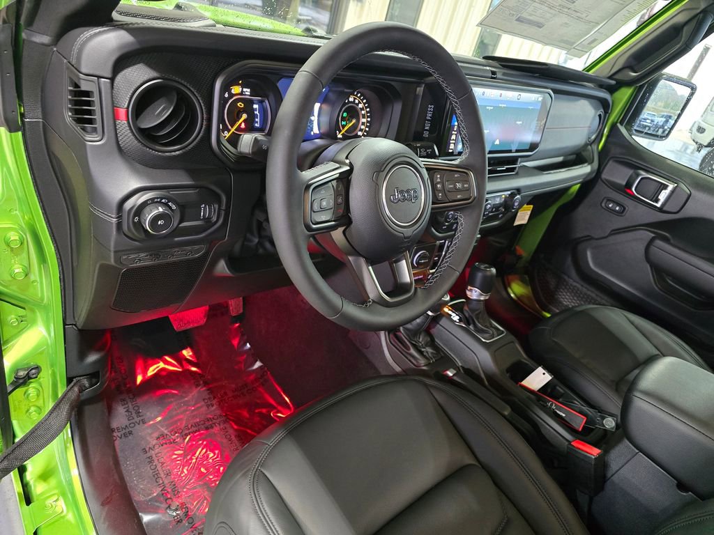 New 2025 Jeep Wrangler Unlimited Rubicon w/ Technology Group image 21