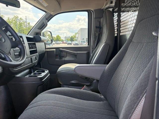Used 2025 GMC Savana 2500 w/ Driver Convenience Package RWD image 27