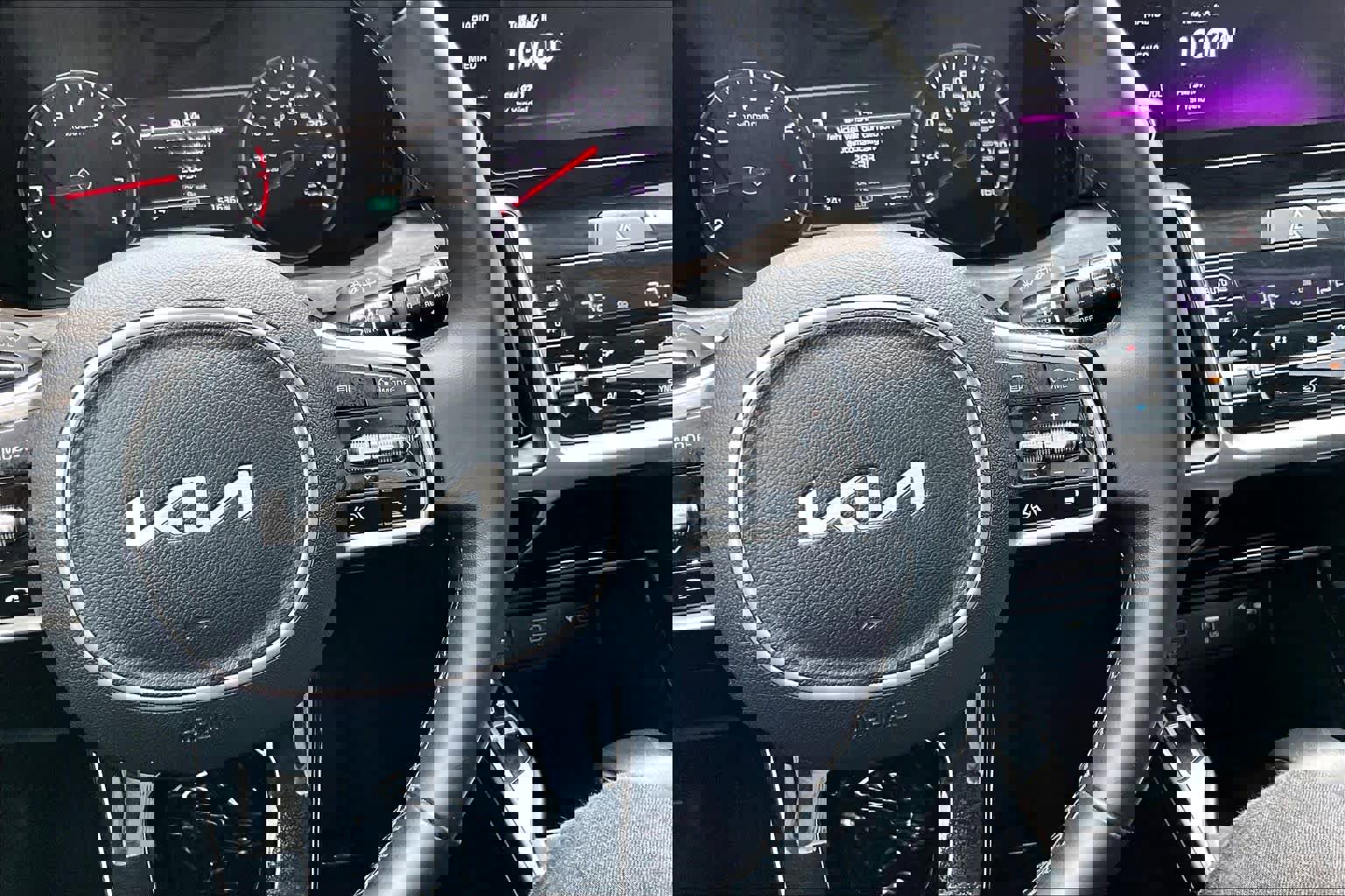 Used 2022 Kia Sorento EX w/ Panoramic Sunroof Package image 25