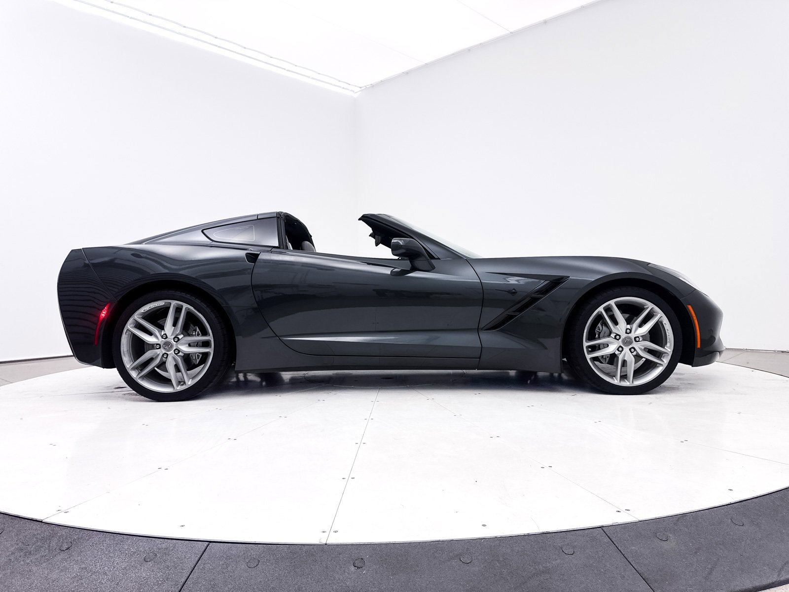 Used 2018 Chevrolet Corvette Stingray image 33
