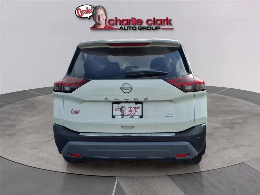 Used 2023 Nissan Rogue SV image 4