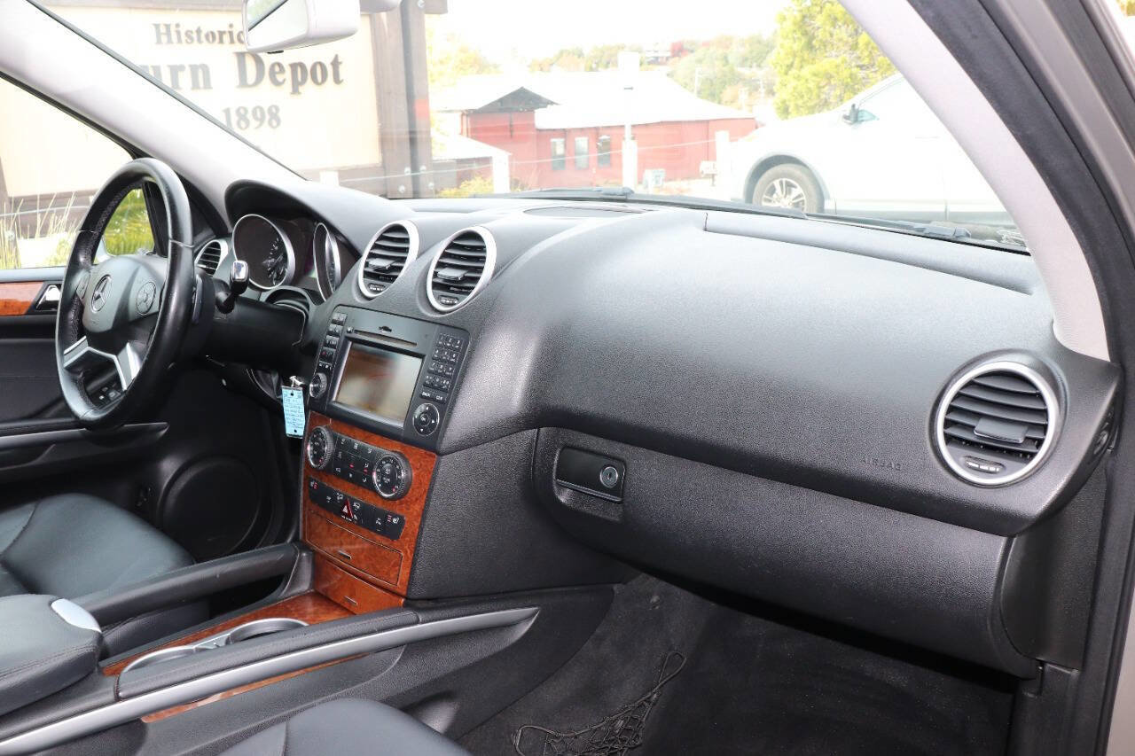 Used 2009 Mercedes-Benz ML 320 BlueTEC 4MATIC image 34