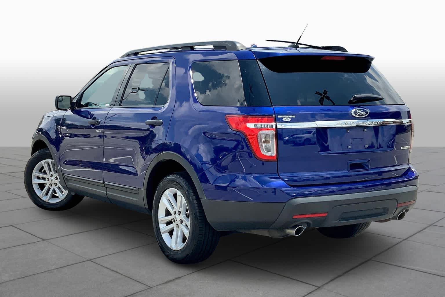 Used 2015 Ford Explorer FWD image 12