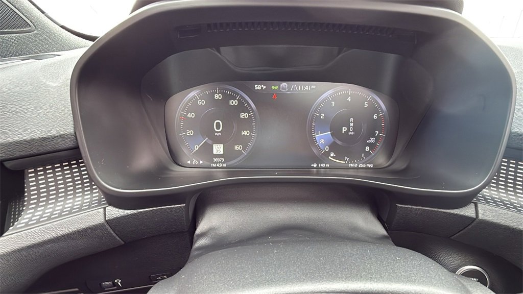 Used 2020 Volvo XC40 T5 R-Design w/ Protection Package Premier image 18