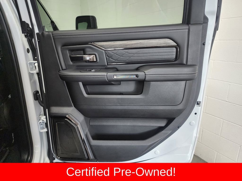 Used 2025 RAM 3500 Limited image 32