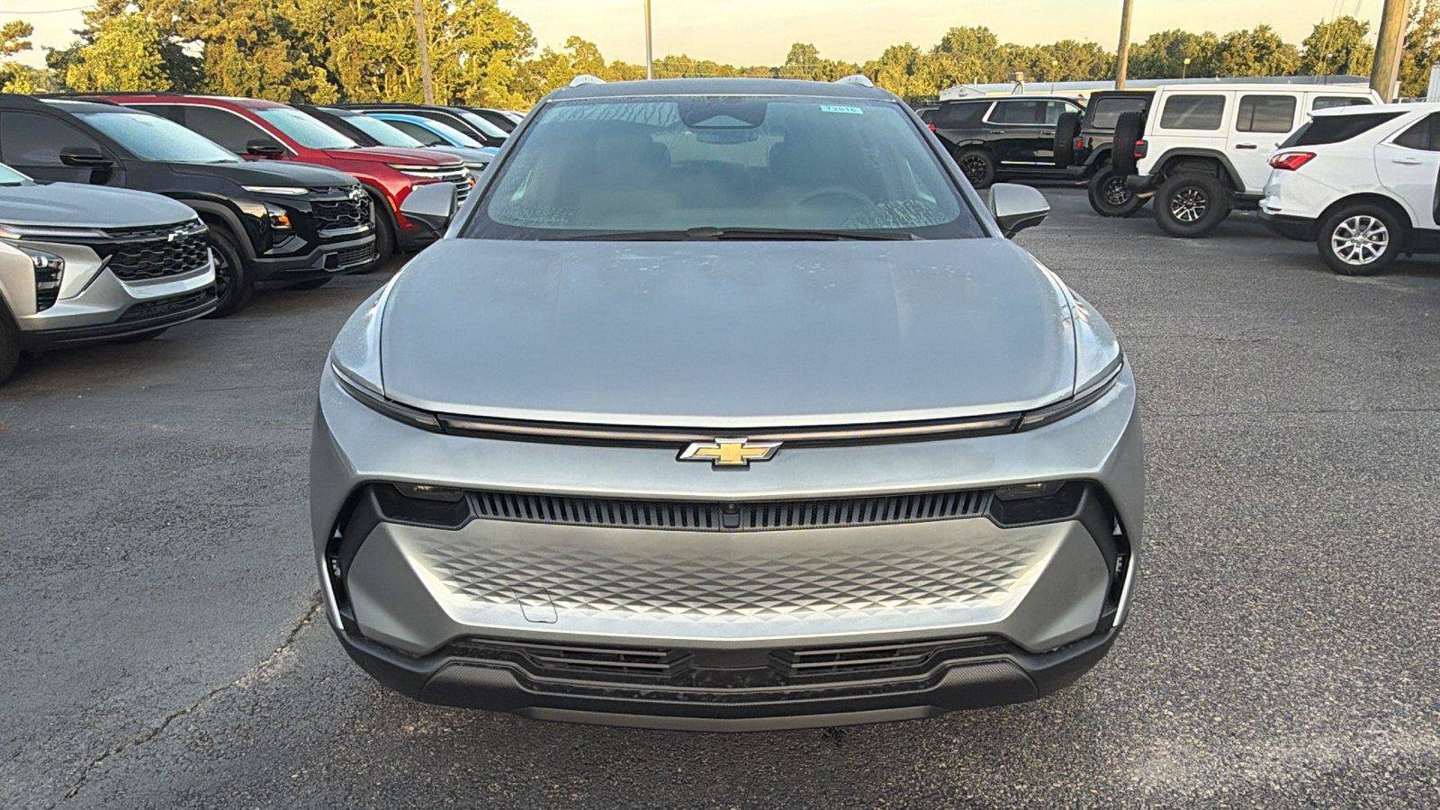 New 2026 Chevrolet Equinox EV LT FWD image 2