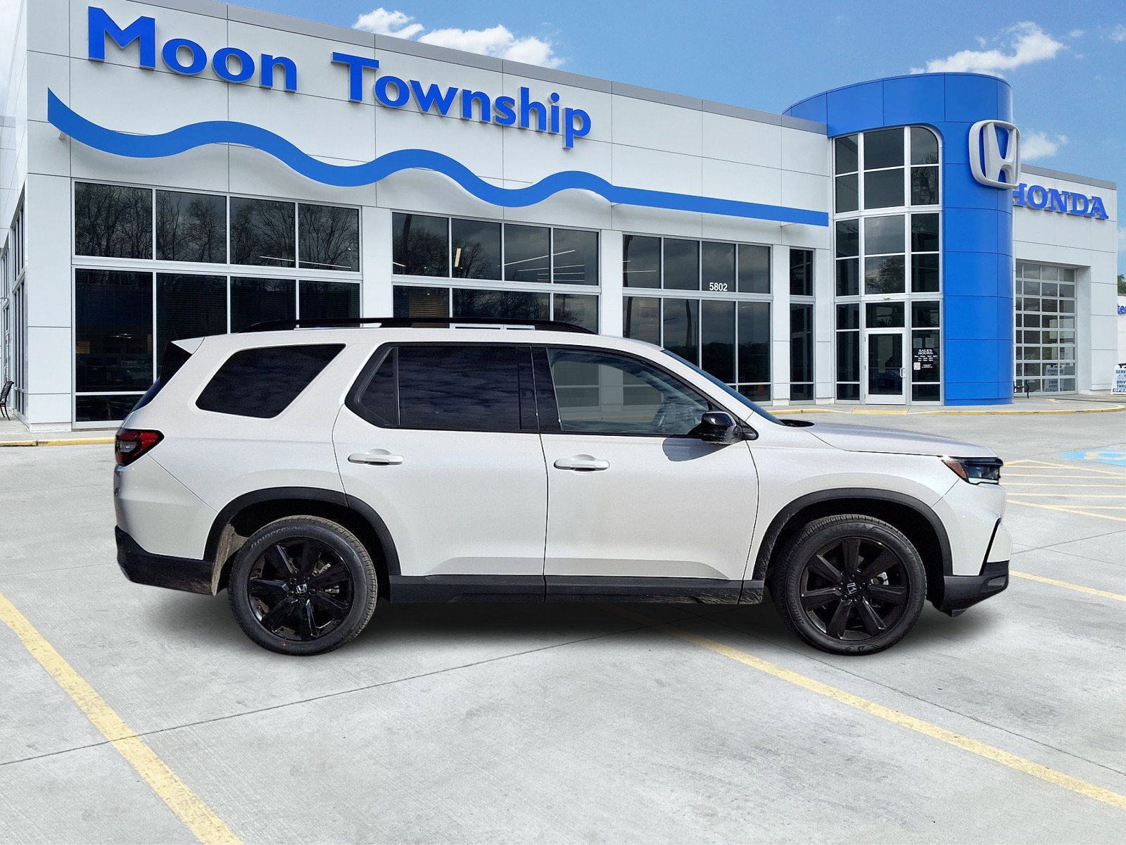 Used 2025 Honda Pilot Black Edition image 7