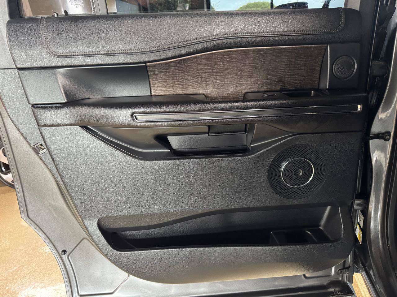 Used 2018 Ford Expedition Max Limited w/ Equipment Group 301A RWD image 15