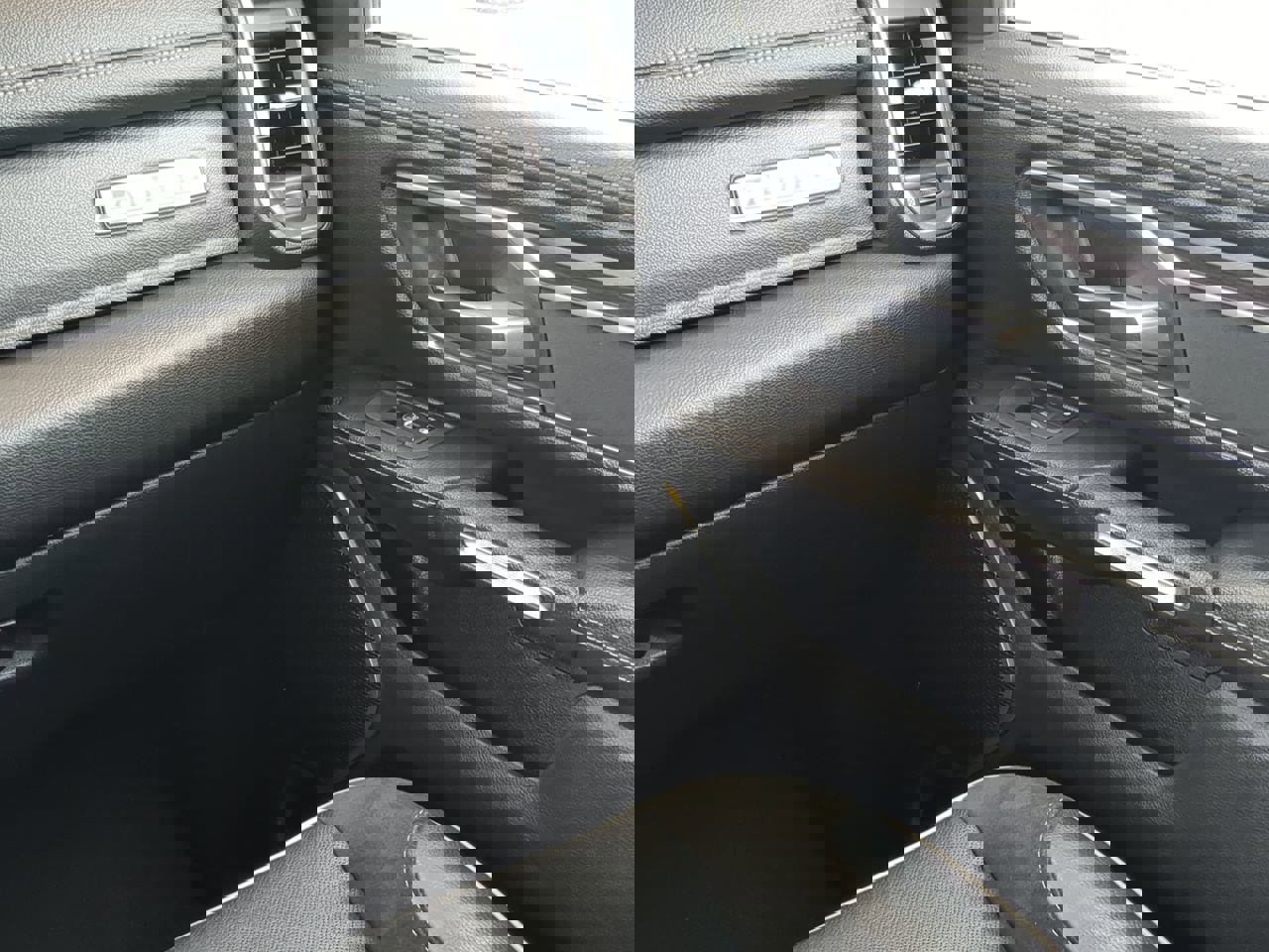 Used 2025 RAM 1500 Laramie image 15