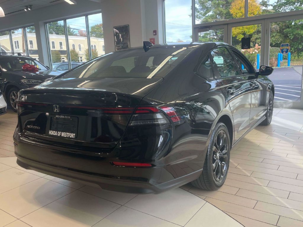 Used 2025 Honda Accord SE image 3