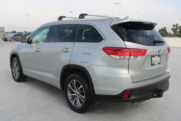 Used 2017 Toyota Highlander XLE AWD/4WD image 6