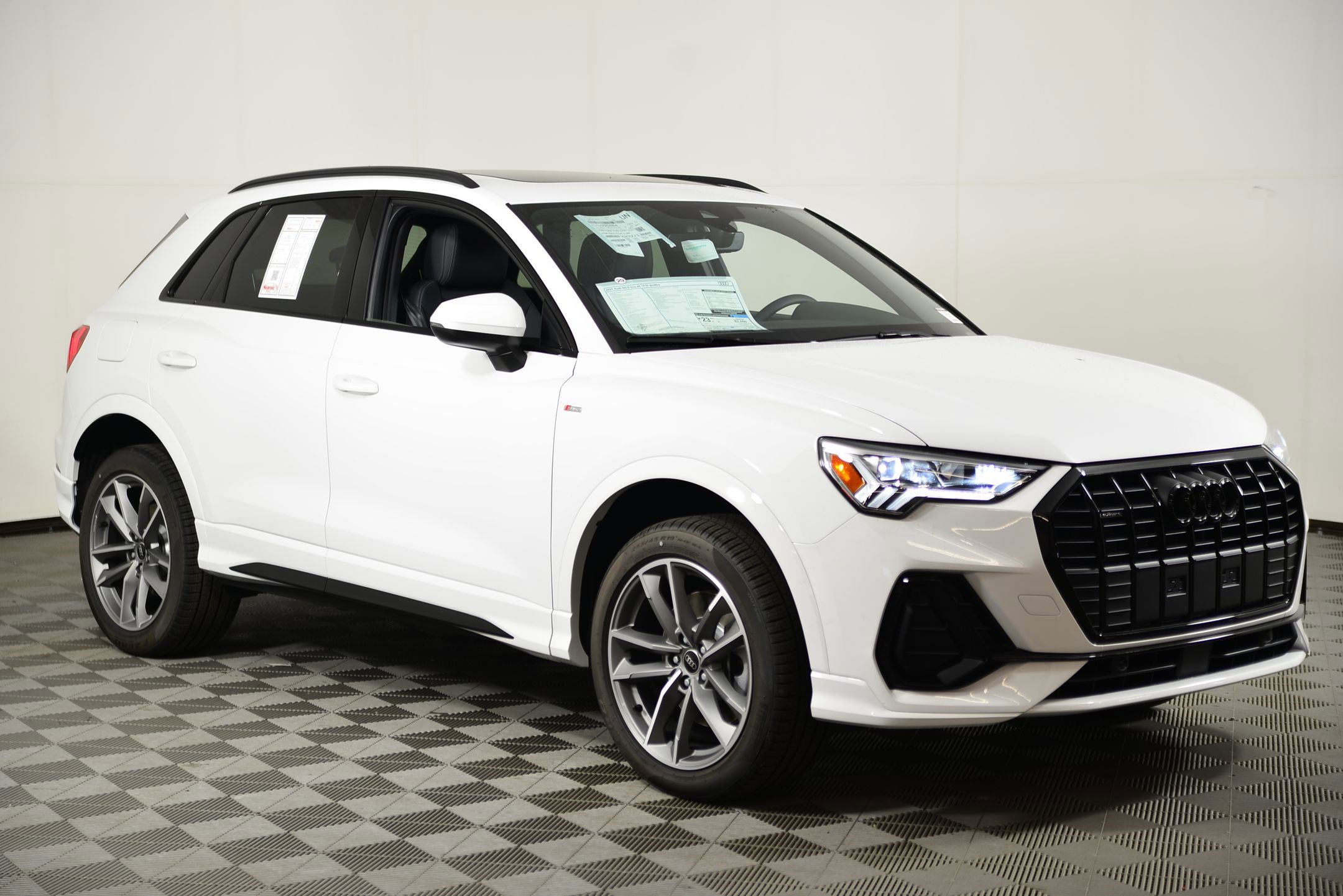 New 2025 Audi Q3 2.0T Premium image 6