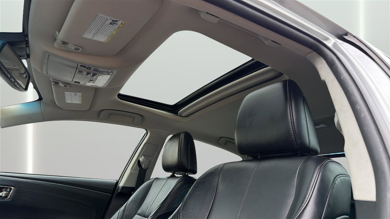 Used 2016 Toyota Avalon Limited FWD image 19