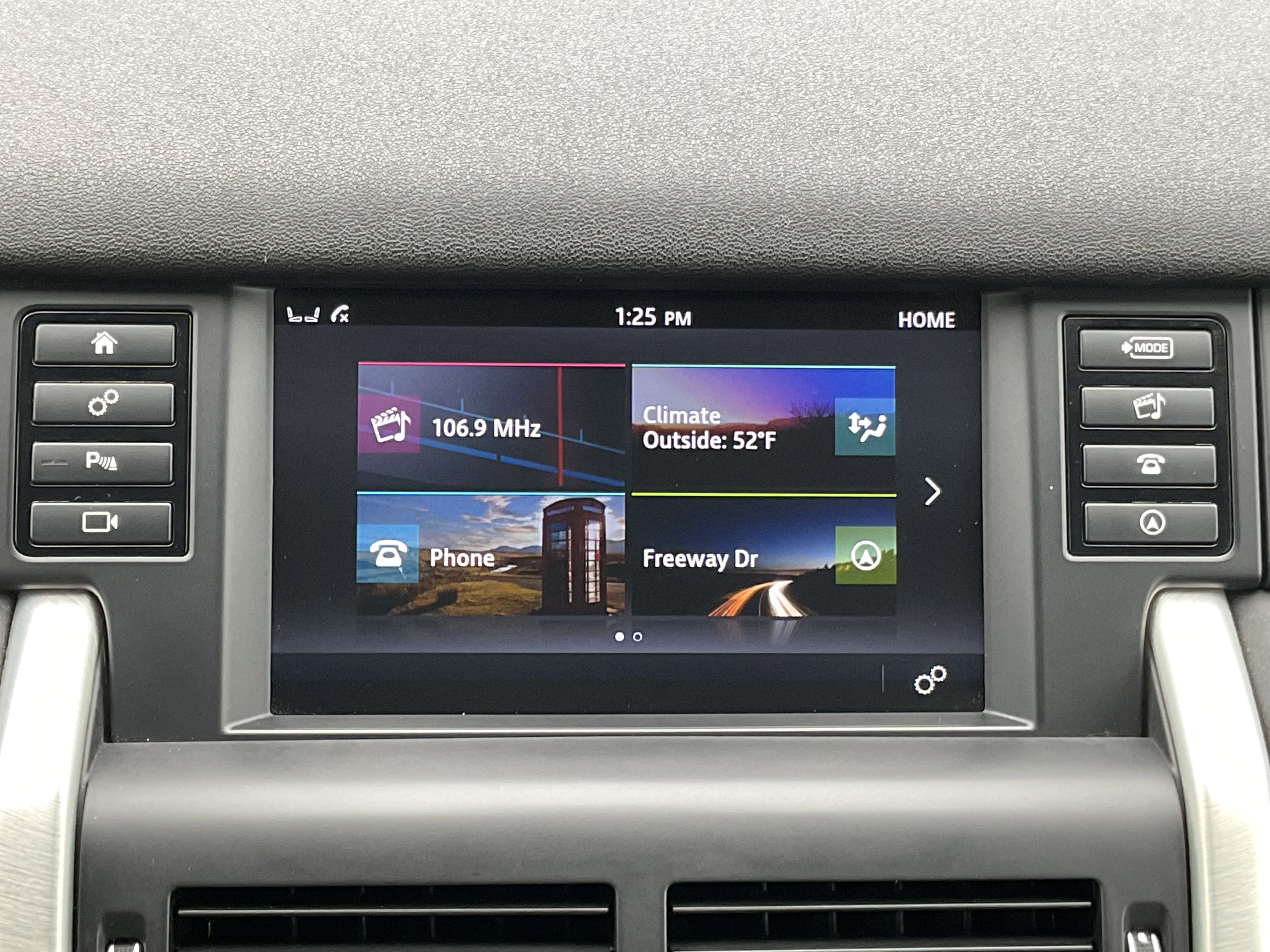 Used 2016 Land Rover Discovery Sport HSE AWD/4WD image 15