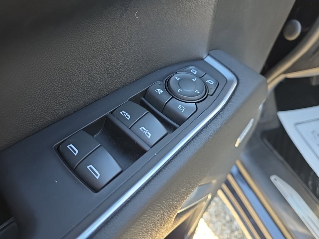 Used 2022 Chevrolet Silverado 1500 LTZ w/ Technology Package image 10