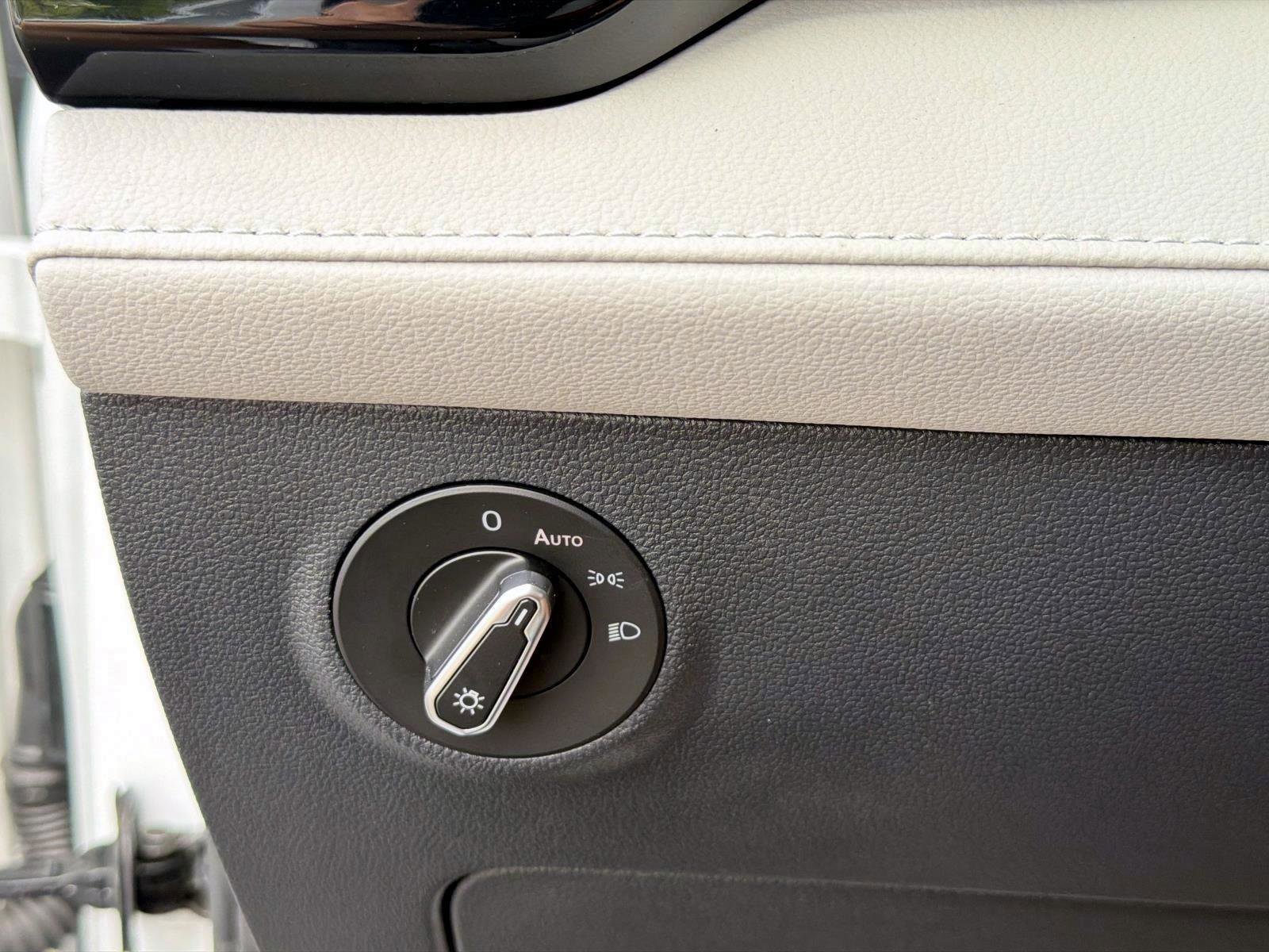 Certified 2025 Volkswagen Taos S image 27