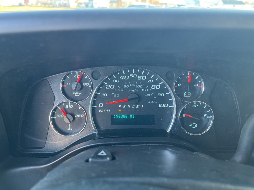 Used 2015 Chevrolet Express 2500 RWD image 28