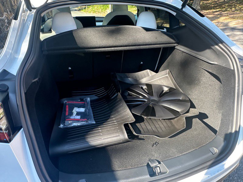 Used 2025 Tesla Model Y Long Range image 31