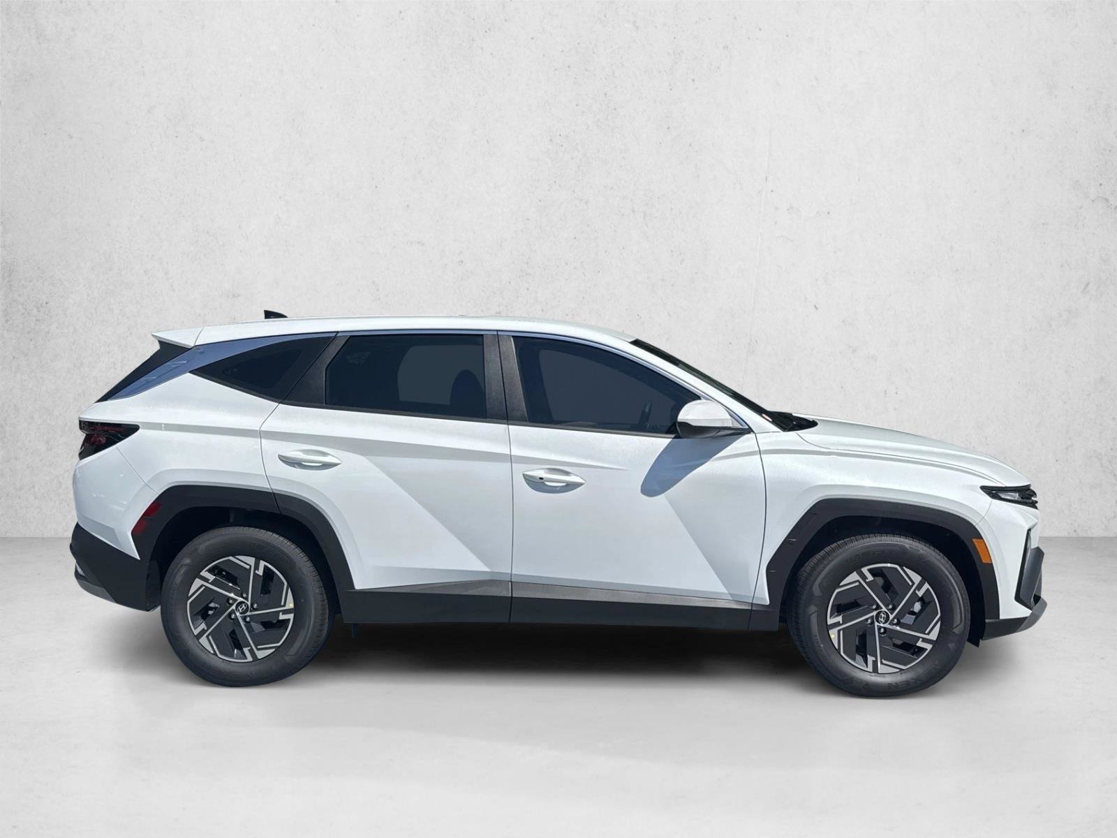 New 2026 Hyundai Tucson Blue SE FWD image 7