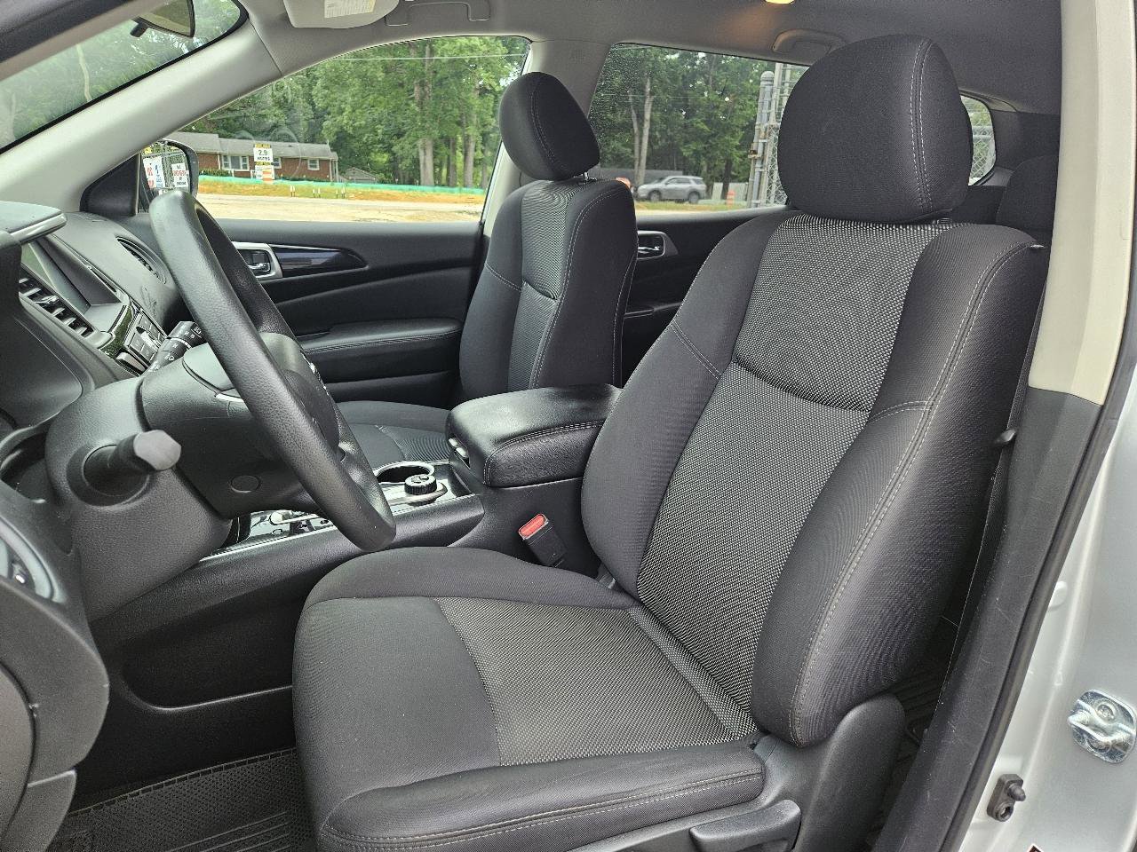 Used 2019 Nissan Pathfinder S AWD/4WD image 11