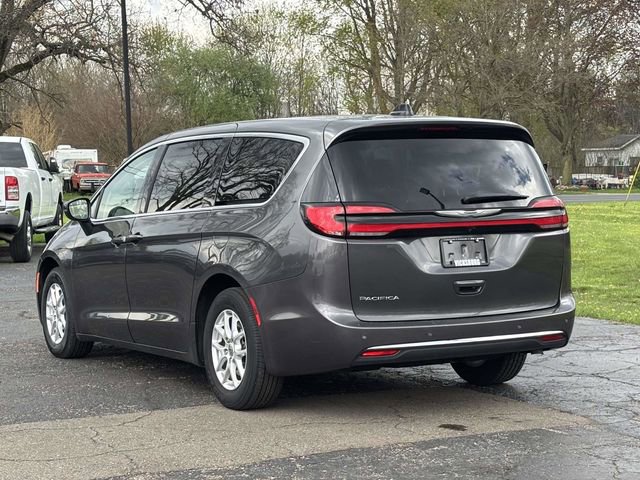 Used 2023 Chrysler Pacifica Touring-L FWD video 2