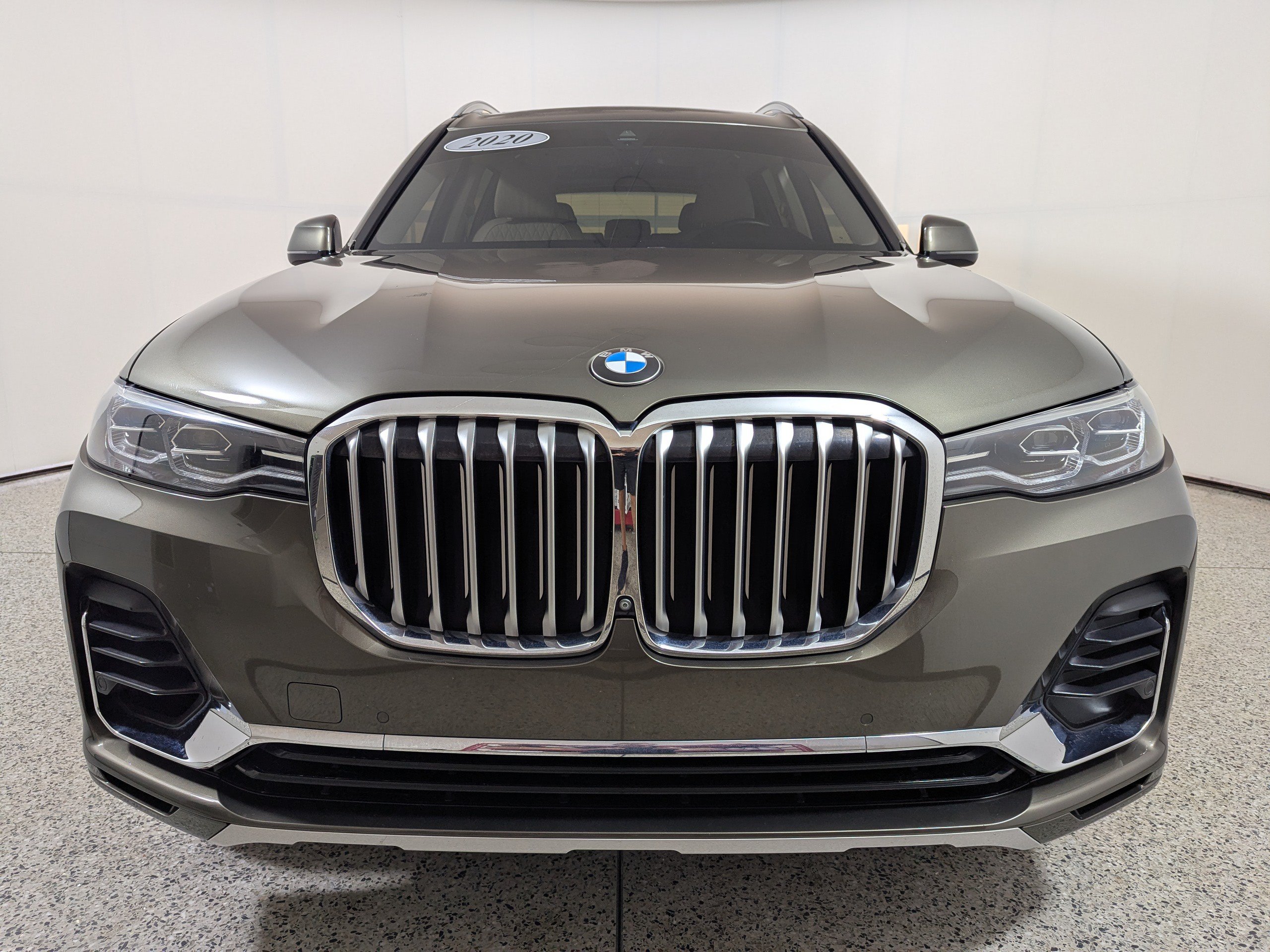 Used 2020 BMW X7 xDrive40i w/ Premium Package AWD/4WD image 2