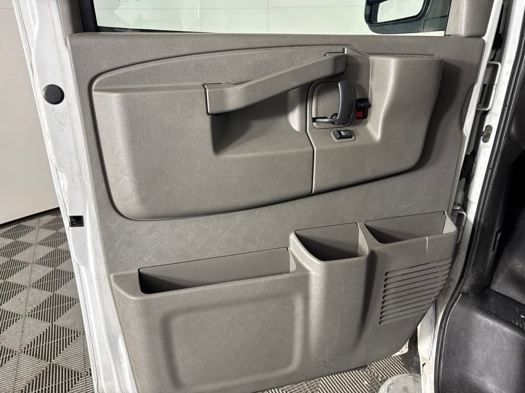 Used 2020 GMC Savana 2500 w/ Driver Convenience Package RWD image 22